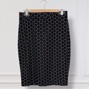 🌺ELLE Black and White Knee-Length Pencil Skirt with Geometric Pattern